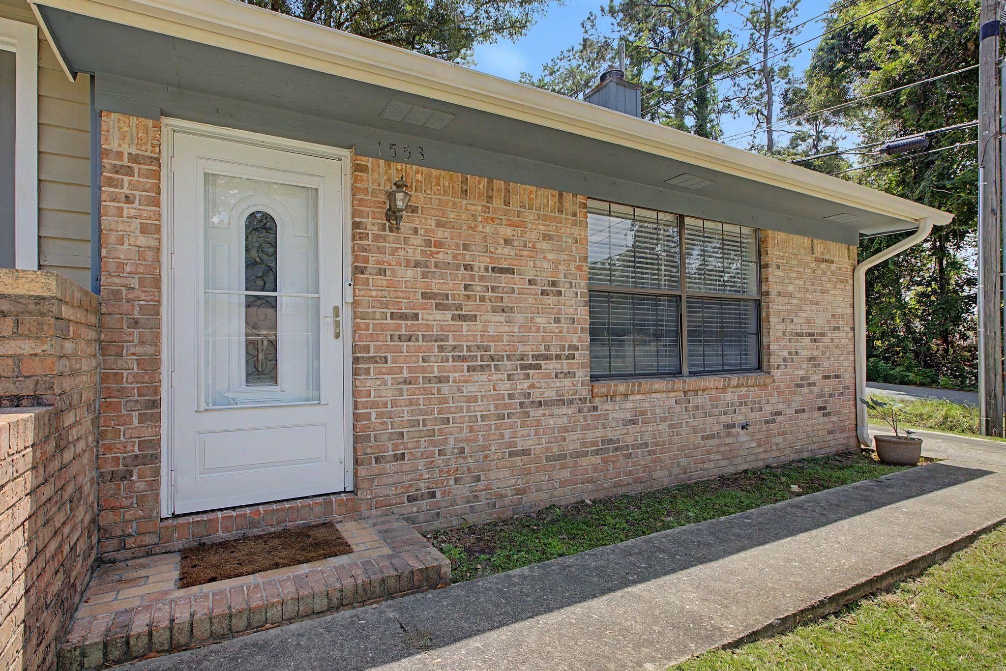 1553 Merry Oaks Court