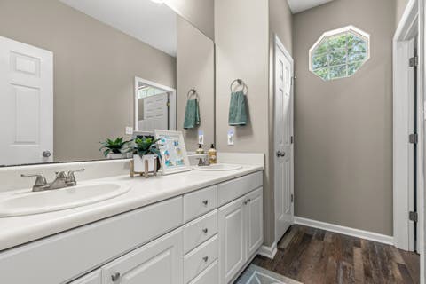 Tiny photo for 1429 Ferzon Way, Tallahassee, FL 32312 (MLS # 401088)