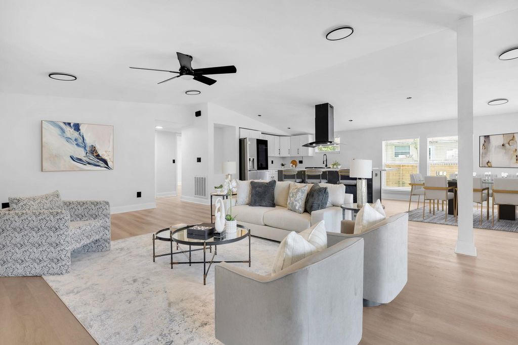 Photo of 223 Tropicaire Street, Tallahassee, FL 32305 (MLS # 389129)