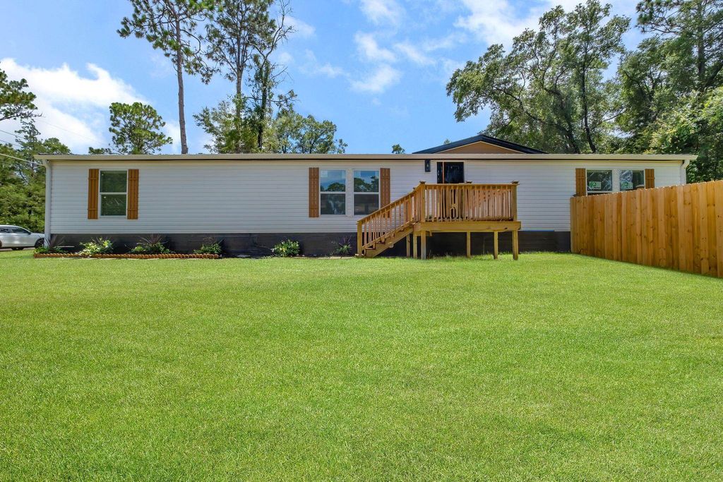 Photo of 223 Tropicaire Street, Tallahassee, FL 32305 (MLS # 389129)