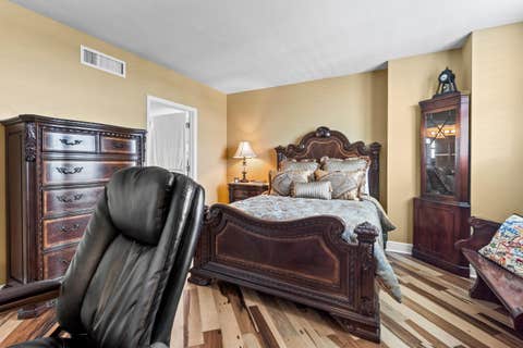 Tiny photo for 300 S Duval #911 Street, Tallahassee, FL 32301 (MLS # 402677)