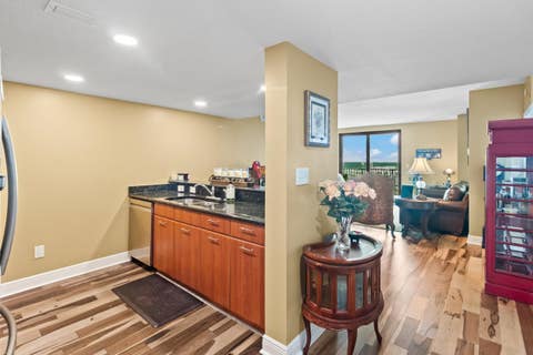 Tiny photo for 300 S Duval #911 Street, Tallahassee, FL 32301 (MLS # 402677)