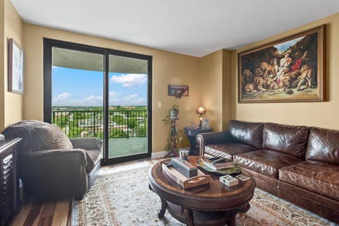 Tiny photo for 300 S Duval #911 Street, Tallahassee, FL 32301 (MLS # 402677)