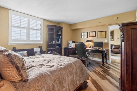 Tiny photo for 300 S Duval #911 Street, Tallahassee, FL 32301 (MLS # 402677)