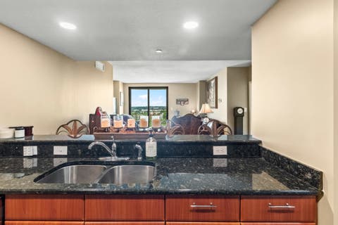 Tiny photo for 300 S Duval #911 Street, Tallahassee, FL 32301 (MLS # 402677)