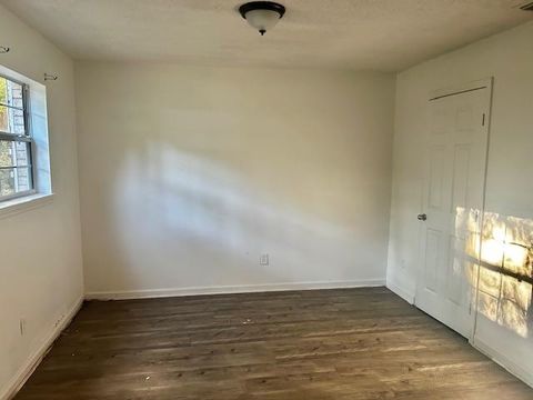 Tiny photo for 2705 Lake Henrietta St, Tallahassee, FL 32310 (MLS # 389934)