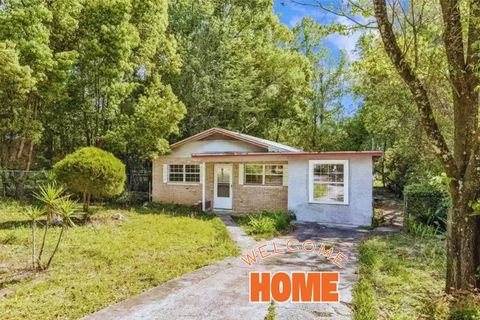 Photo of 2705 Lake Henrietta St, Tallahassee, FL 32310 (MLS # 389934)