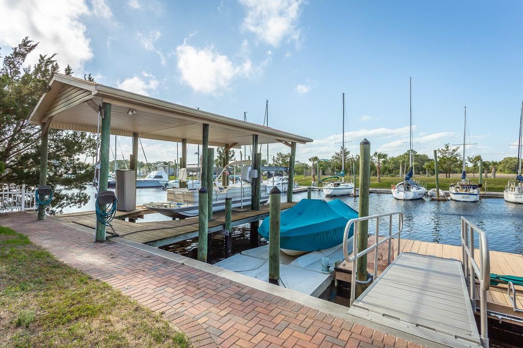 Photo of 92 Royster Drive, Crawfordville, FL 32327 (MLS # 401380)