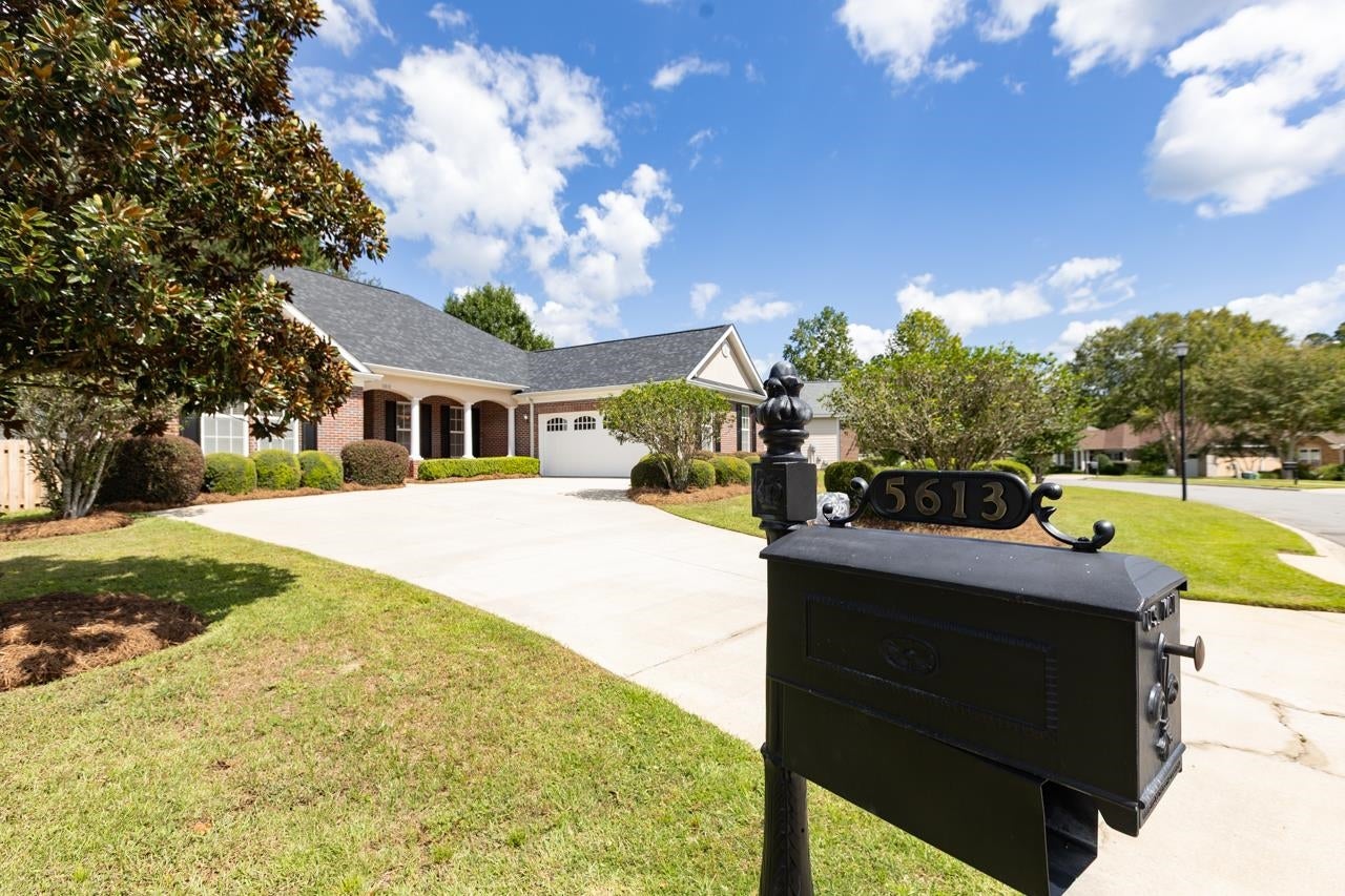 5613 Burnside Circle