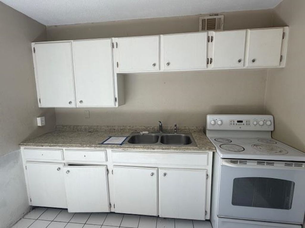 Photo of 1631 McCaskill Avenue, Tallahassee, FL 32310 (MLS # 396036)