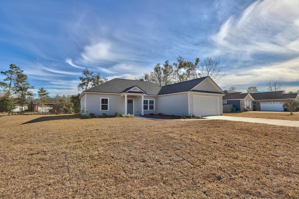 Photo of 43 Sarlan Garden Drive, Crawfordville, FL 32327 (MLS # 402147)
