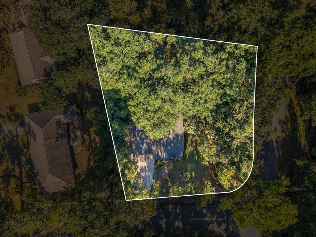 Photo of 1100 San Luis Road, Tallahassee, FL 32304 (MLS # 392207)