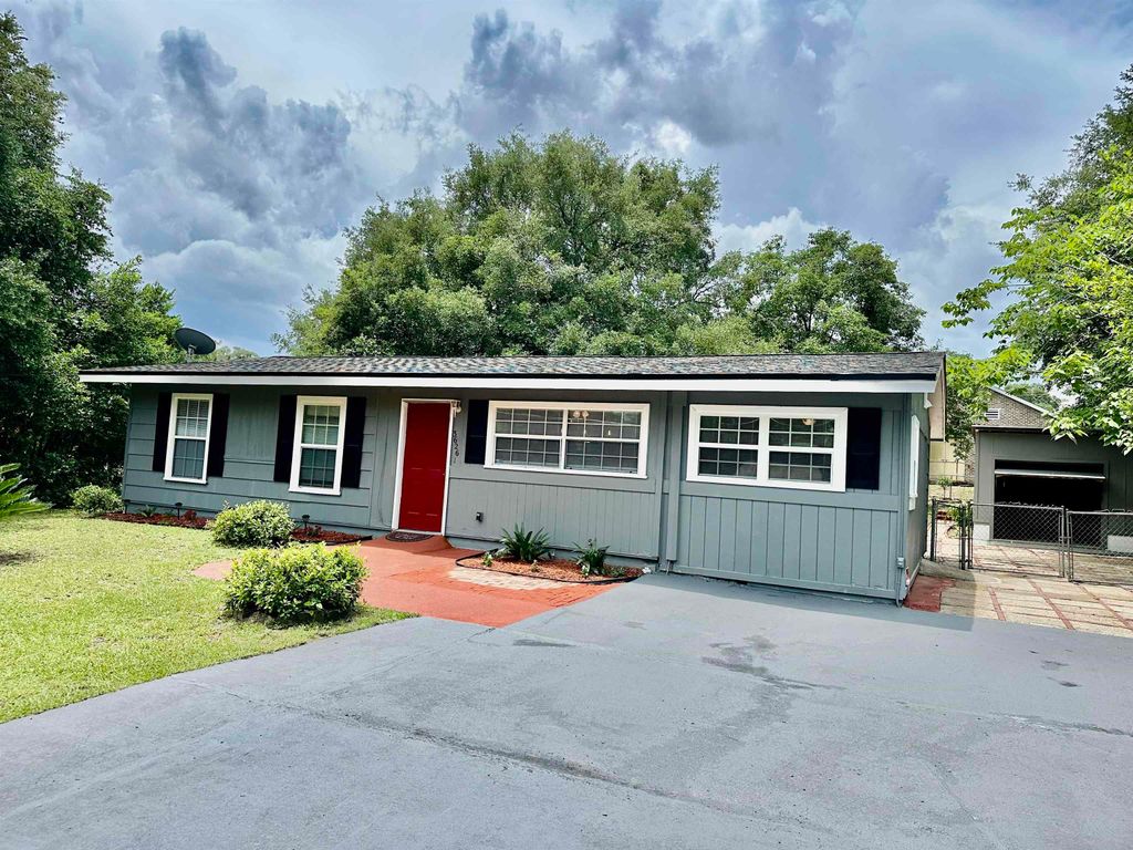 Photo of 3626 S Lakewood Drive, Tallahassee, FL 32305 (MLS # 387688)