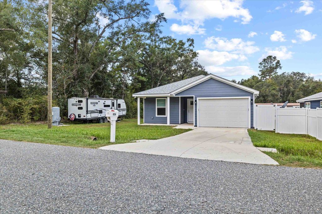 Photo of 954 Cap Tram Road, Tallahassee, FL 32317 (MLS # 394952)