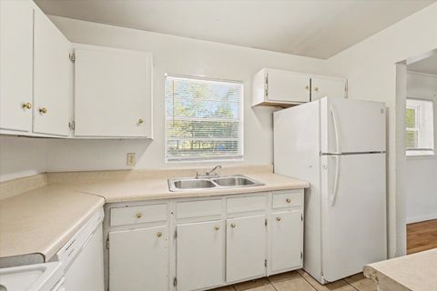 Tiny photo for 817 S Lipona Road, Tallahassee, FL 32304 (MLS # 395045)