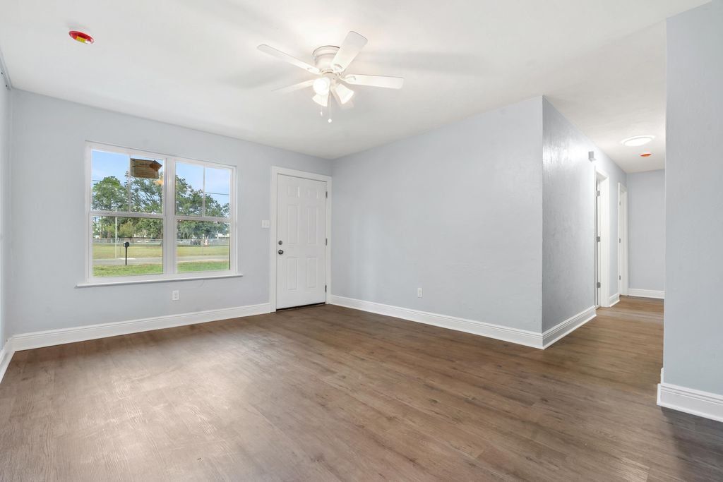 Photo of 2853 Villamore Avenue, Tallahassee, FL 32310 (MLS # 394897)