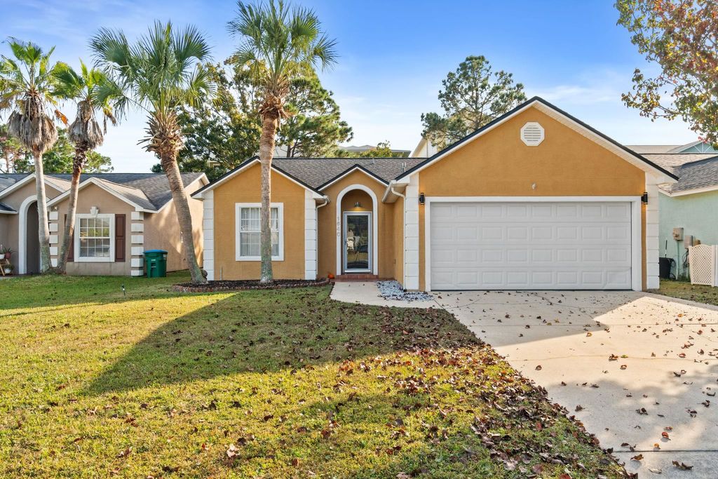 Photo of 1640 Vecuna Circle, Panama City, FL 32407 (MLS # 393160)