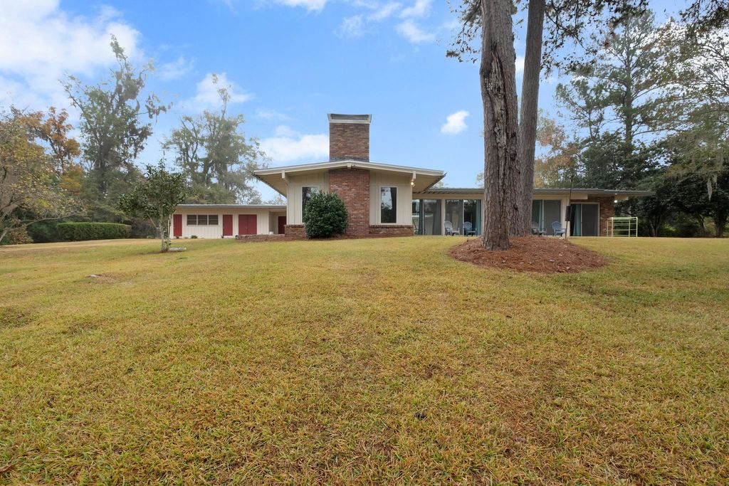 Photo of 867 Attapulgus Highway, Quincy, FL 32352 (MLS # 393626)