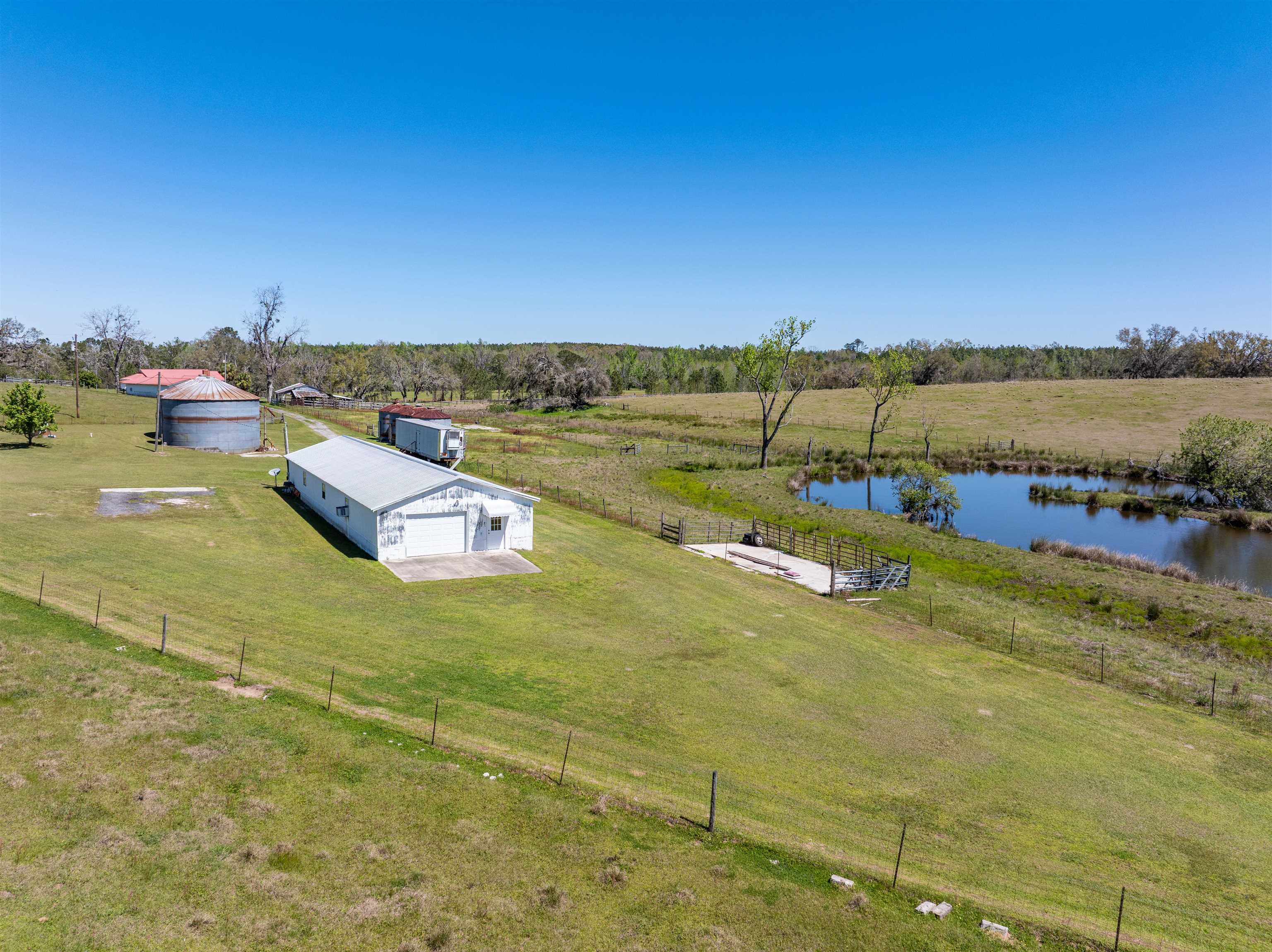 511 SW Sundown Creek Road