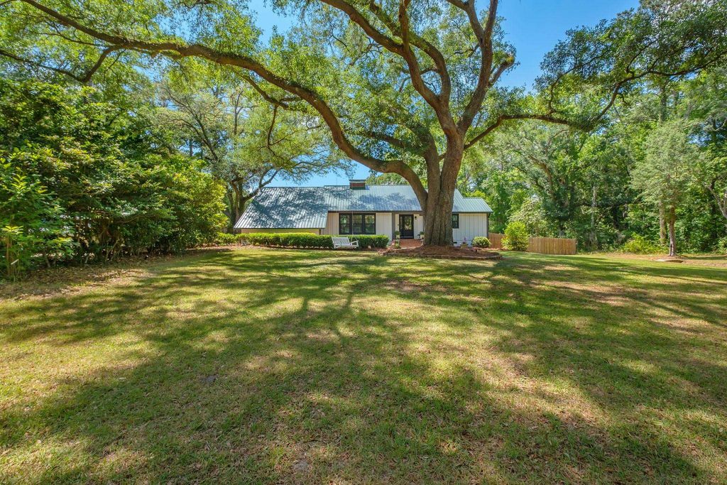 Photo of 7638 Bowling Green Drive, Tallahassee, FL 32309 (MLS # 399294)