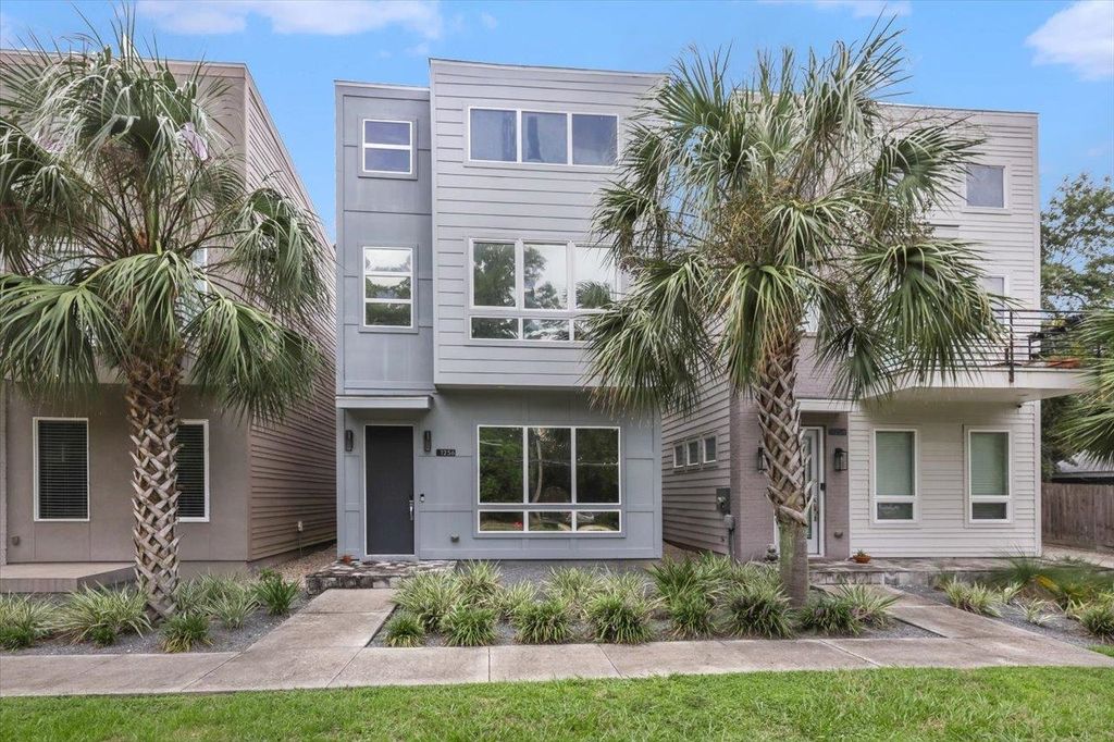 Photo of 1256 N Bronough Street, Tallahassee, FL 32303 (MLS # 390655)
