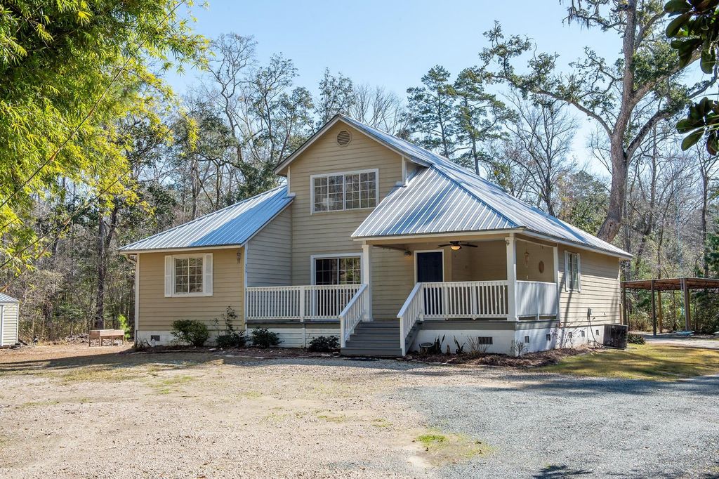 Photo of 359 River Plantation Road, Crawfordville, FL 32327 (MLS # 396127)