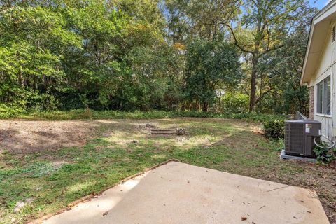 Tiny photo for 2107 Old Baindridge Road, Tallahassee, FL 32303 (MLS # 393031)