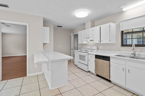 Tiny photo for 2107 Old Baindridge Road, Tallahassee, FL 32303 (MLS # 393031)