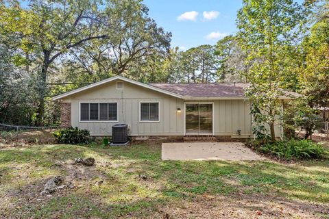 Tiny photo for 2107 Old Baindridge Road, Tallahassee, FL 32303 (MLS # 393031)