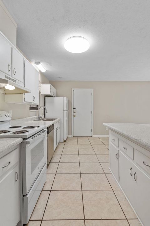 Tiny photo for 2107 Old Baindridge Road, Tallahassee, FL 32303 (MLS # 393031)