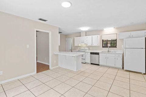 Tiny photo for 2107 Old Baindridge Road, Tallahassee, FL 32303 (MLS # 393031)