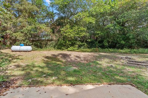 Tiny photo for 2107 Old Baindridge Road, Tallahassee, FL 32303 (MLS # 393031)