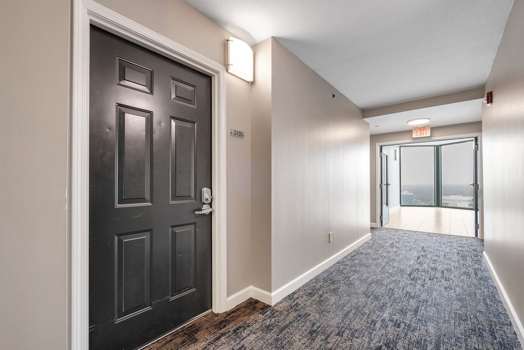 Photo of 300 S Duval Street #2101, Tallahassee, FL 32301 (MLS # 397872)