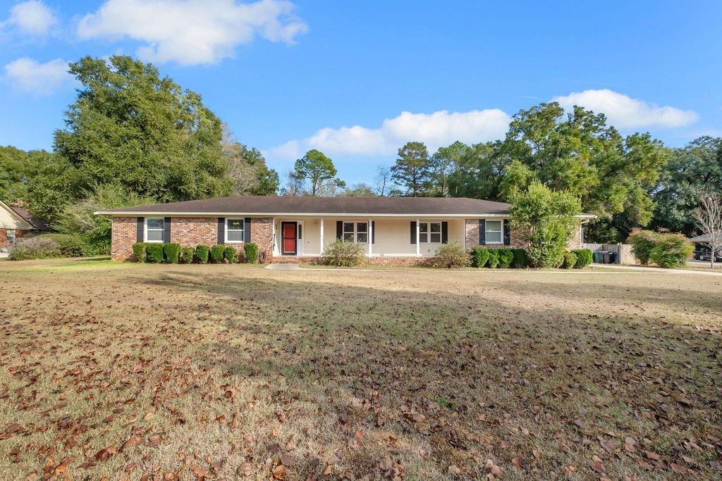 Photo of 2211 Bourgogne Drive, Tallahassee, FL 32308 (MLS # 395980)