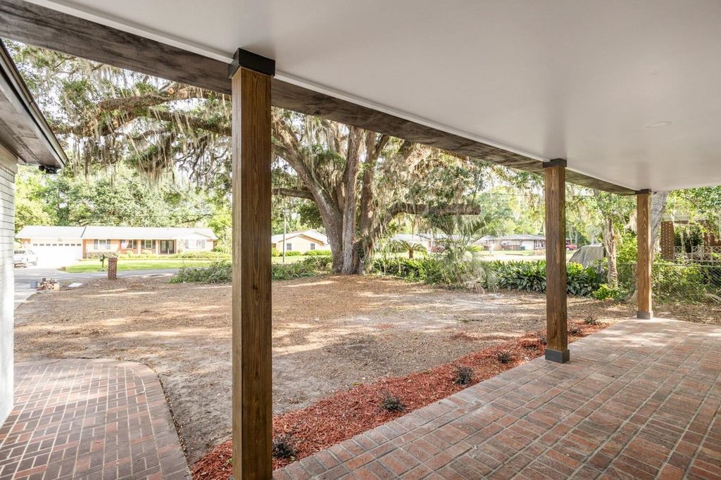 Photo of 1932 Queenswood Drive, Tallahassee, FL 32303 (MLS # 399626)