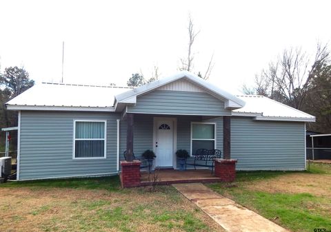 197 CR 4130D Overton TX 75684
