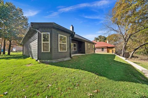 A home in Brownsboro