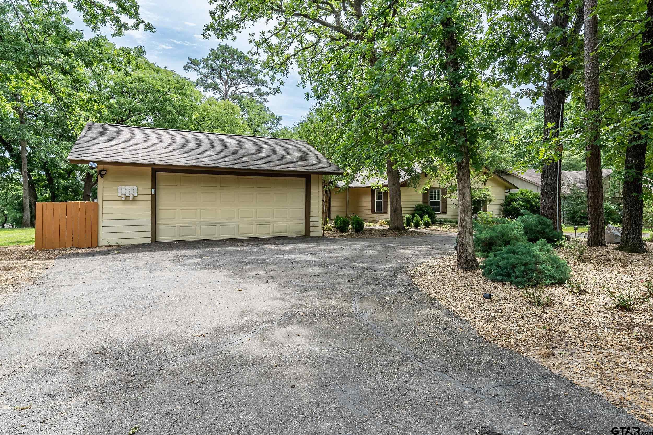 960 Greenbriar Trail