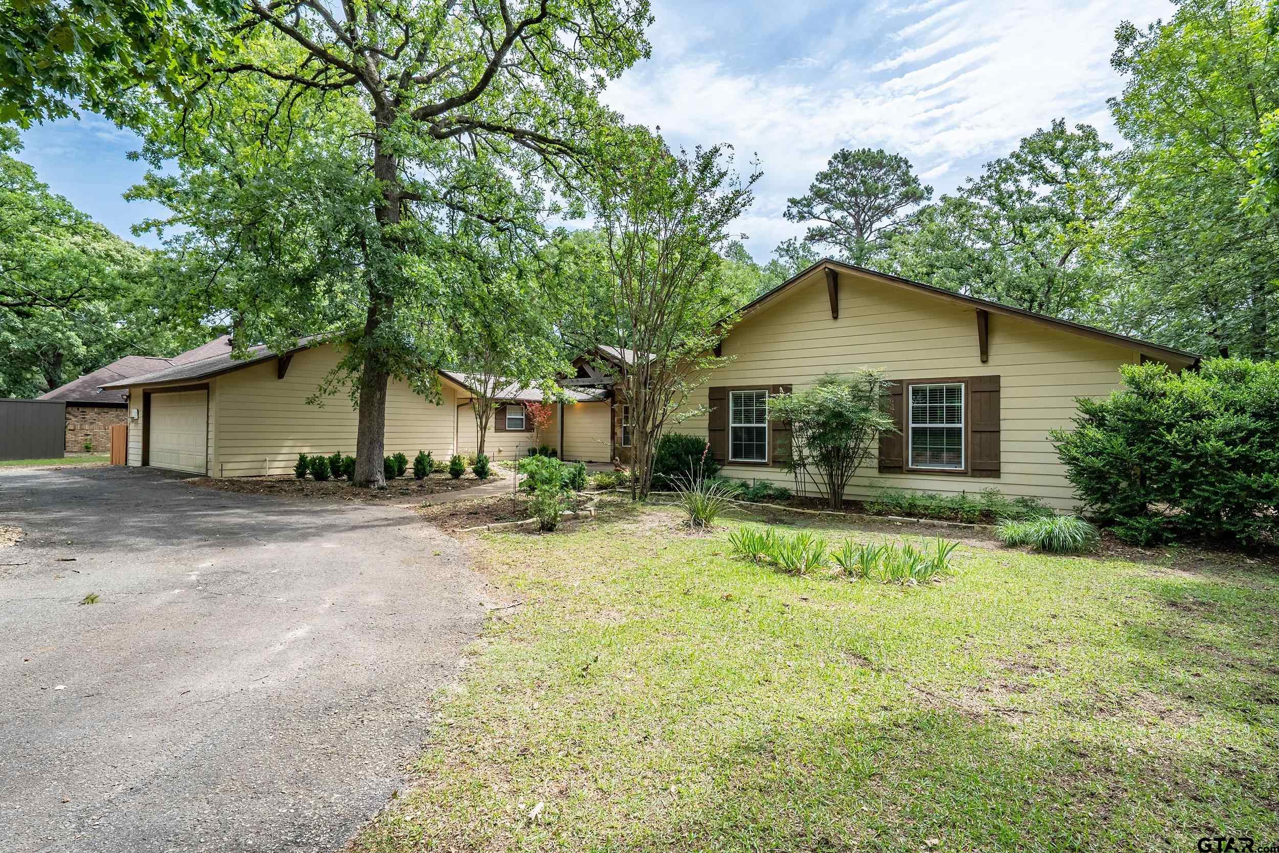 960 Greenbriar Trail