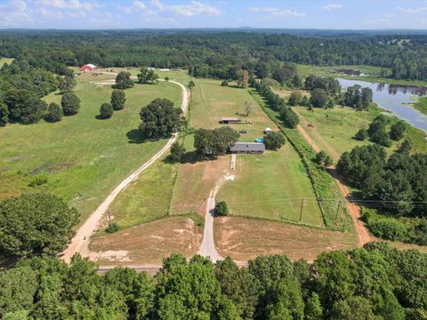 A home in Gilmer