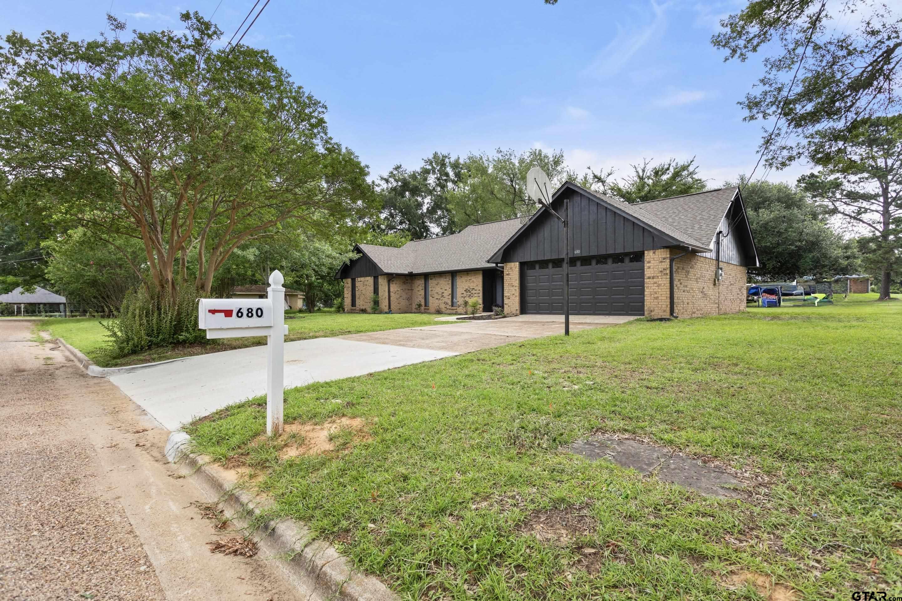 680 Woodbine Dr.