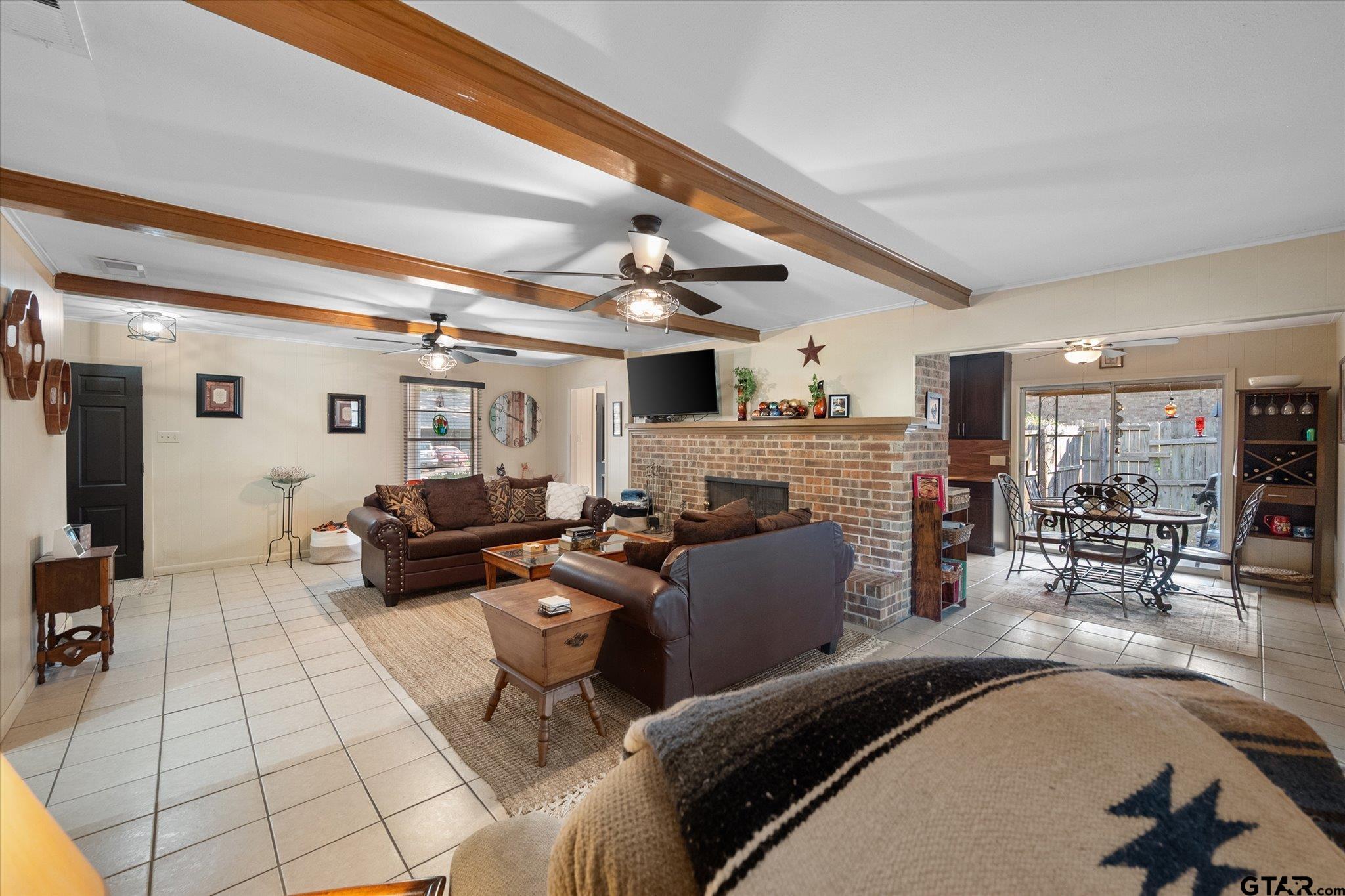 231 La Jolla Dr