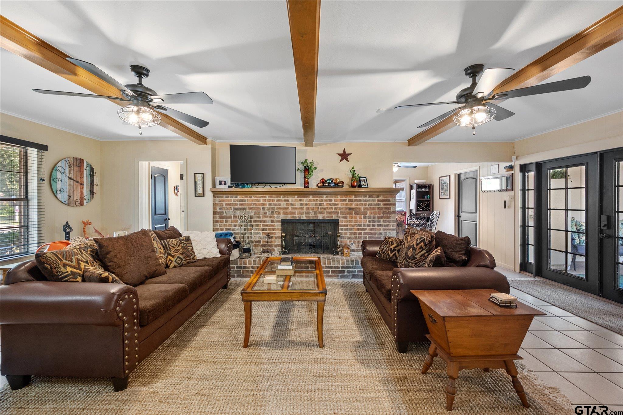 231 La Jolla Dr