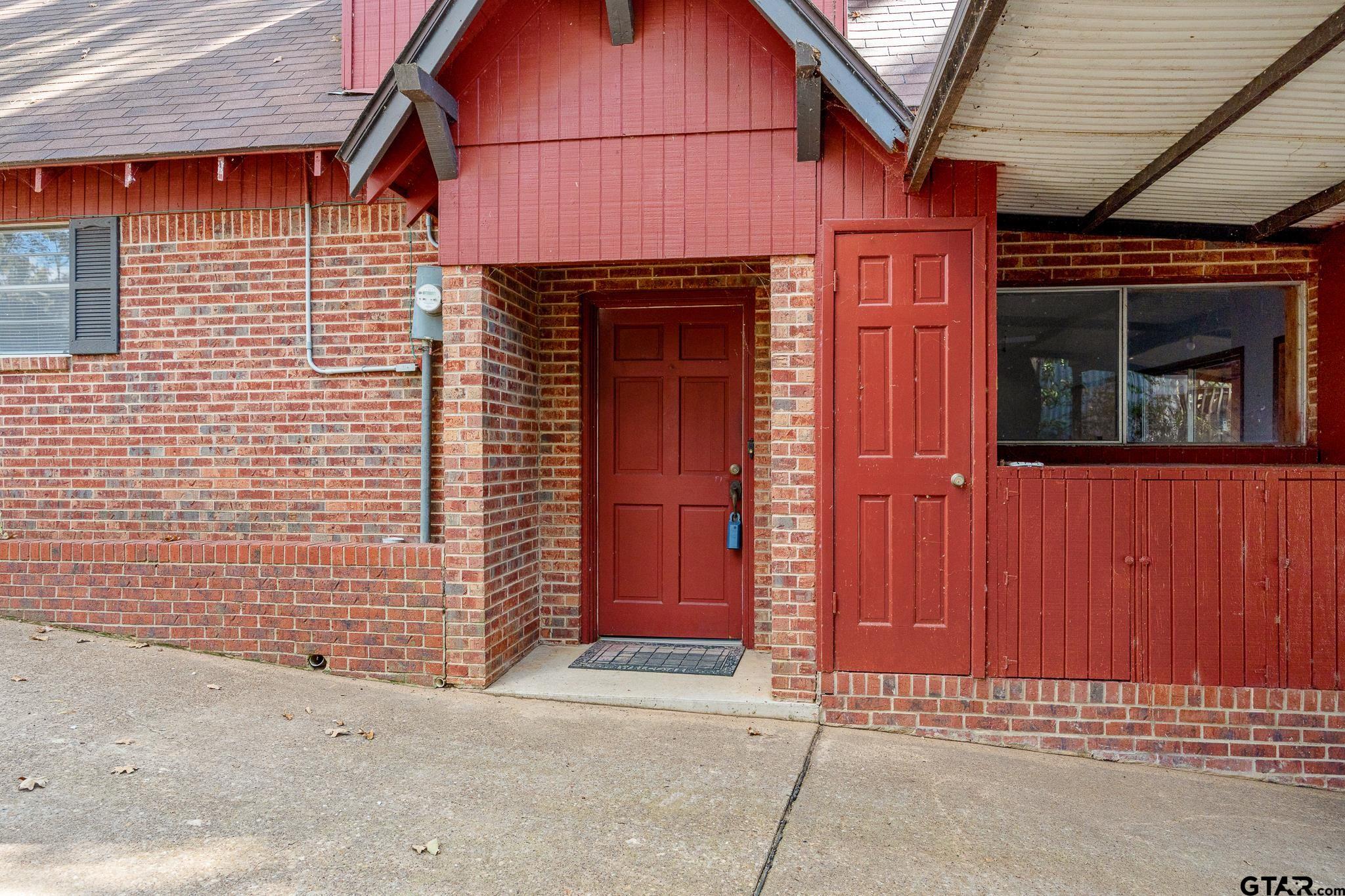 17198 Lakeview Dr.