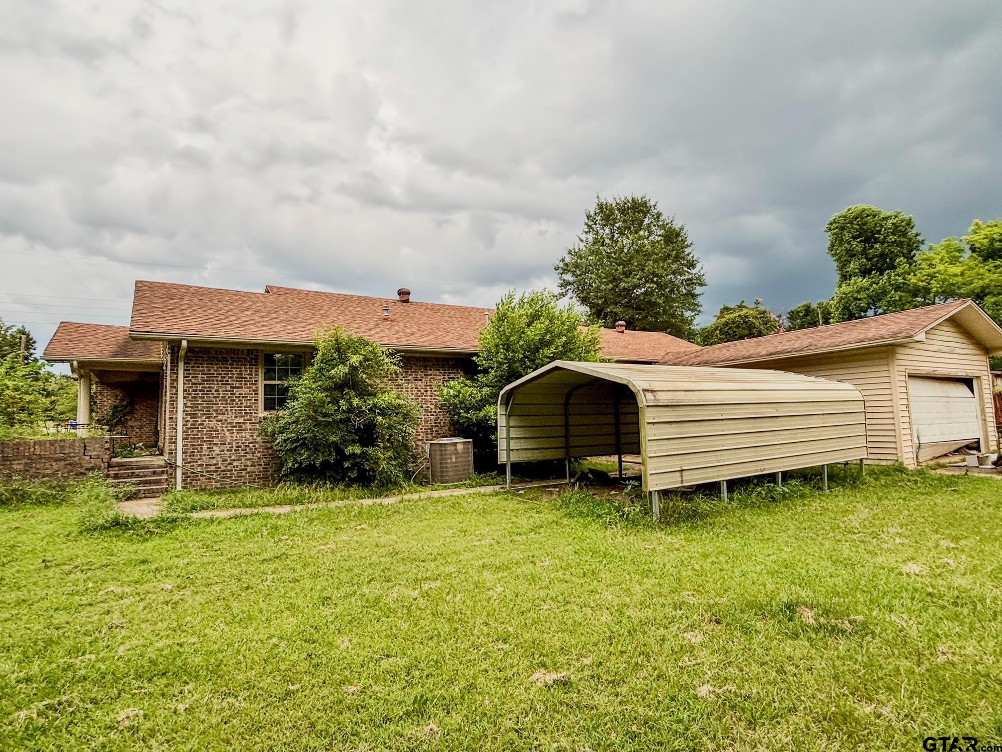 400 Dorsey St.