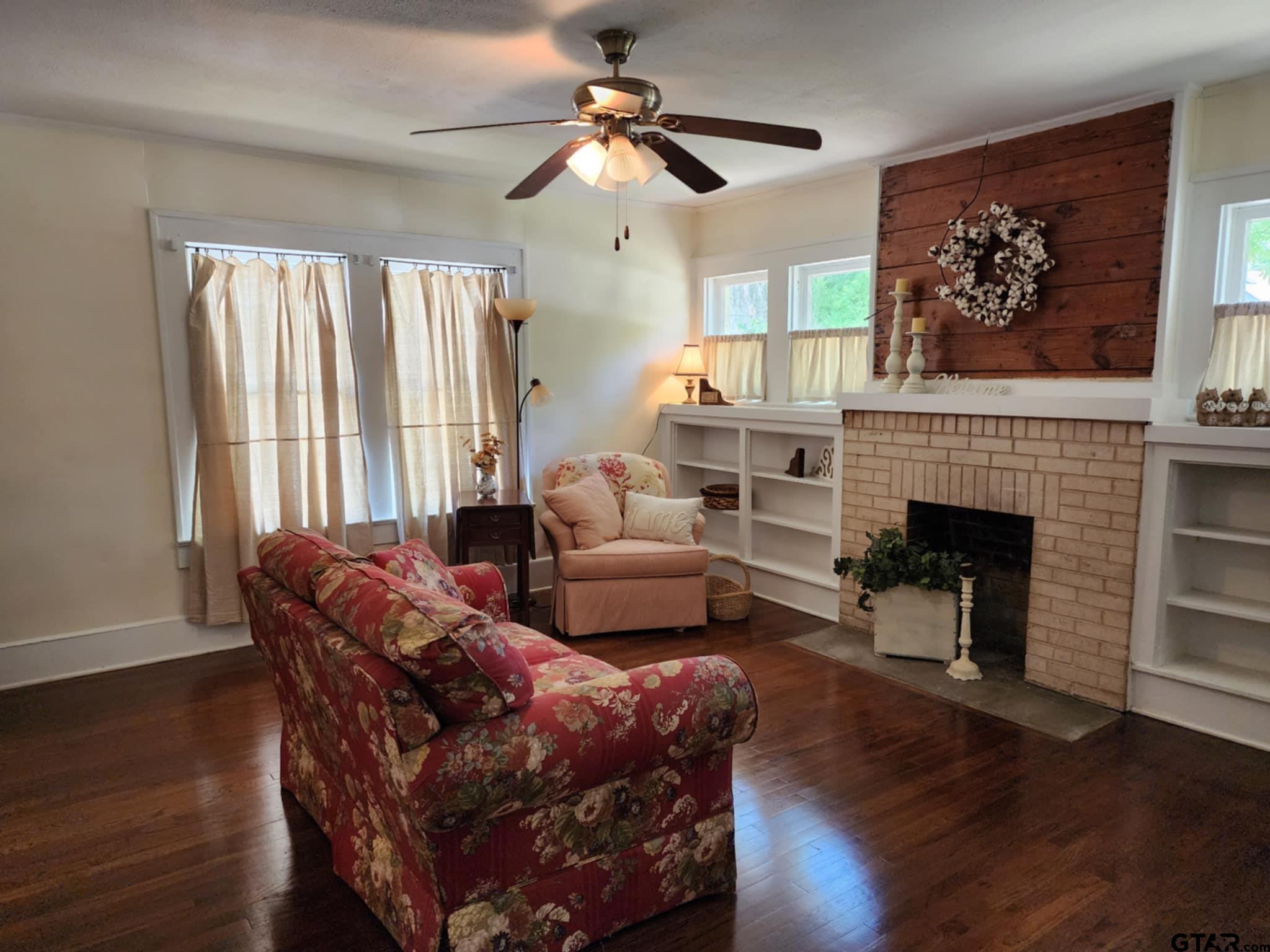 645 W Kilpatrick