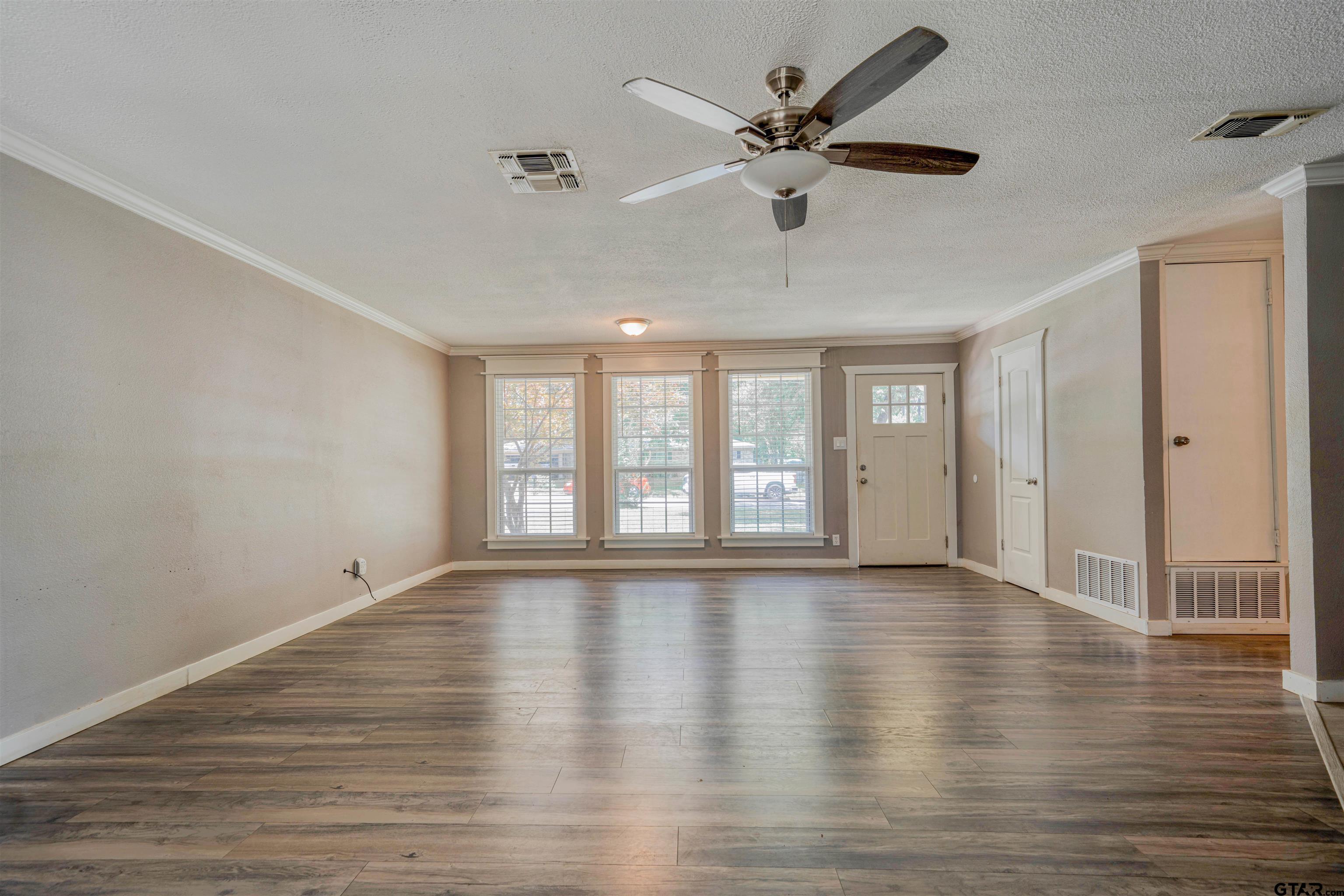 1302 W Elm St