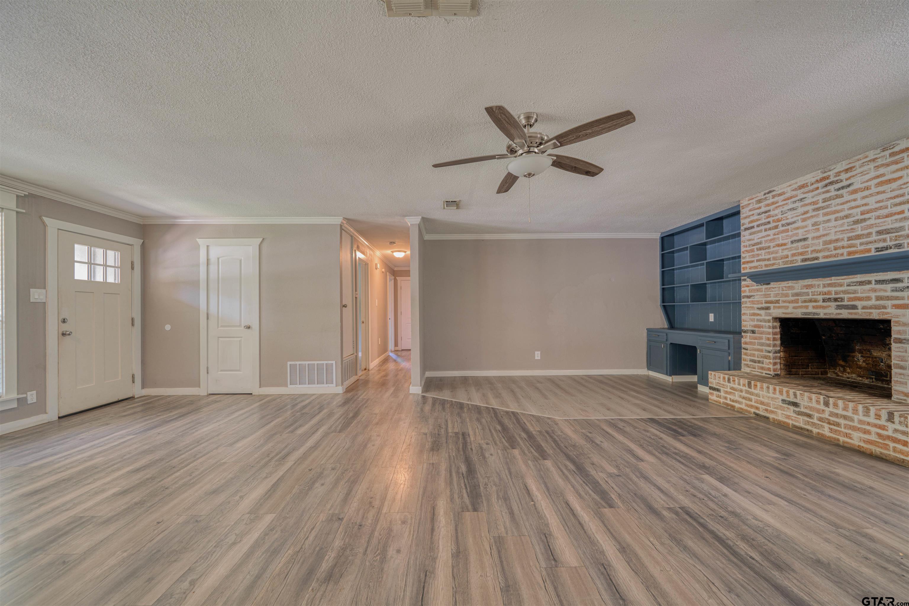 1302 W Elm St