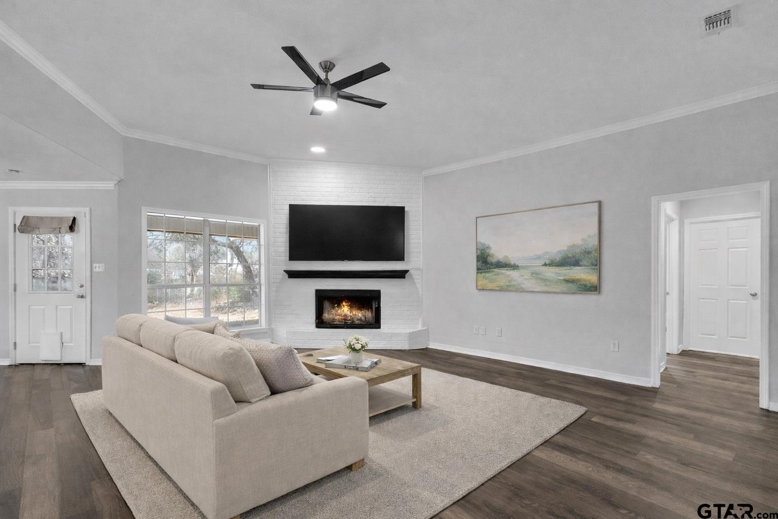 103 Lyle St