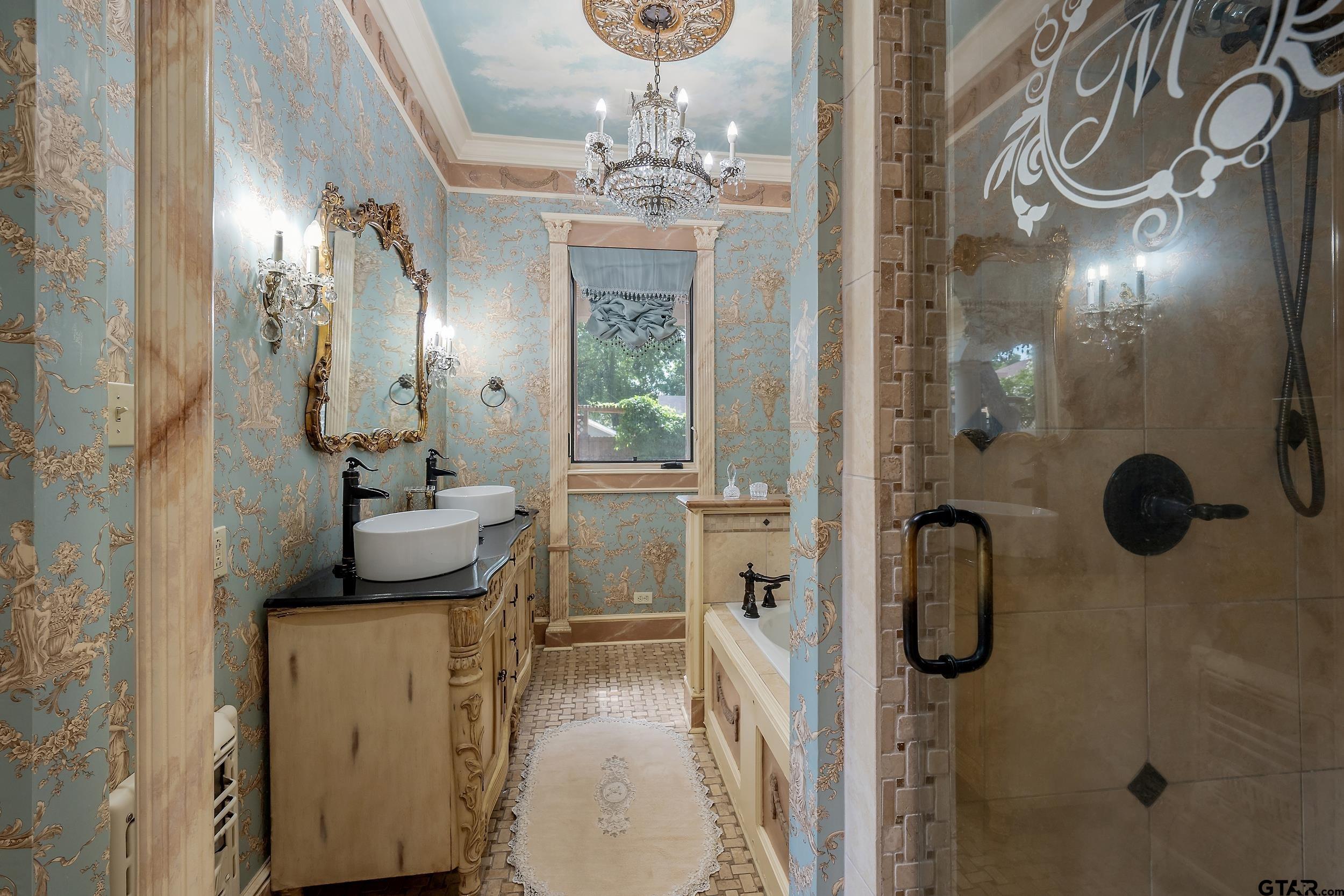 Tyler, Texas 75702, United States, 5 Bedrooms Bedrooms, ,5 BathroomsBathrooms,Residential,Pending,54286